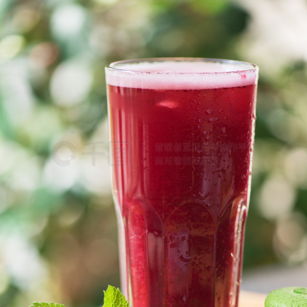 蔓越莓果汁飲料 清爽無酒精的健康選擇